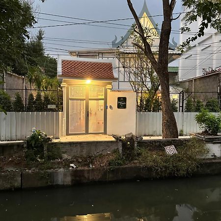 Baan Debtida Hotel Bangkok Kültér fotó