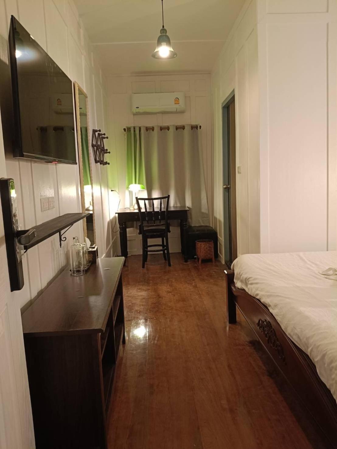 Baan Debtida Hotel Bangkok Kültér fotó