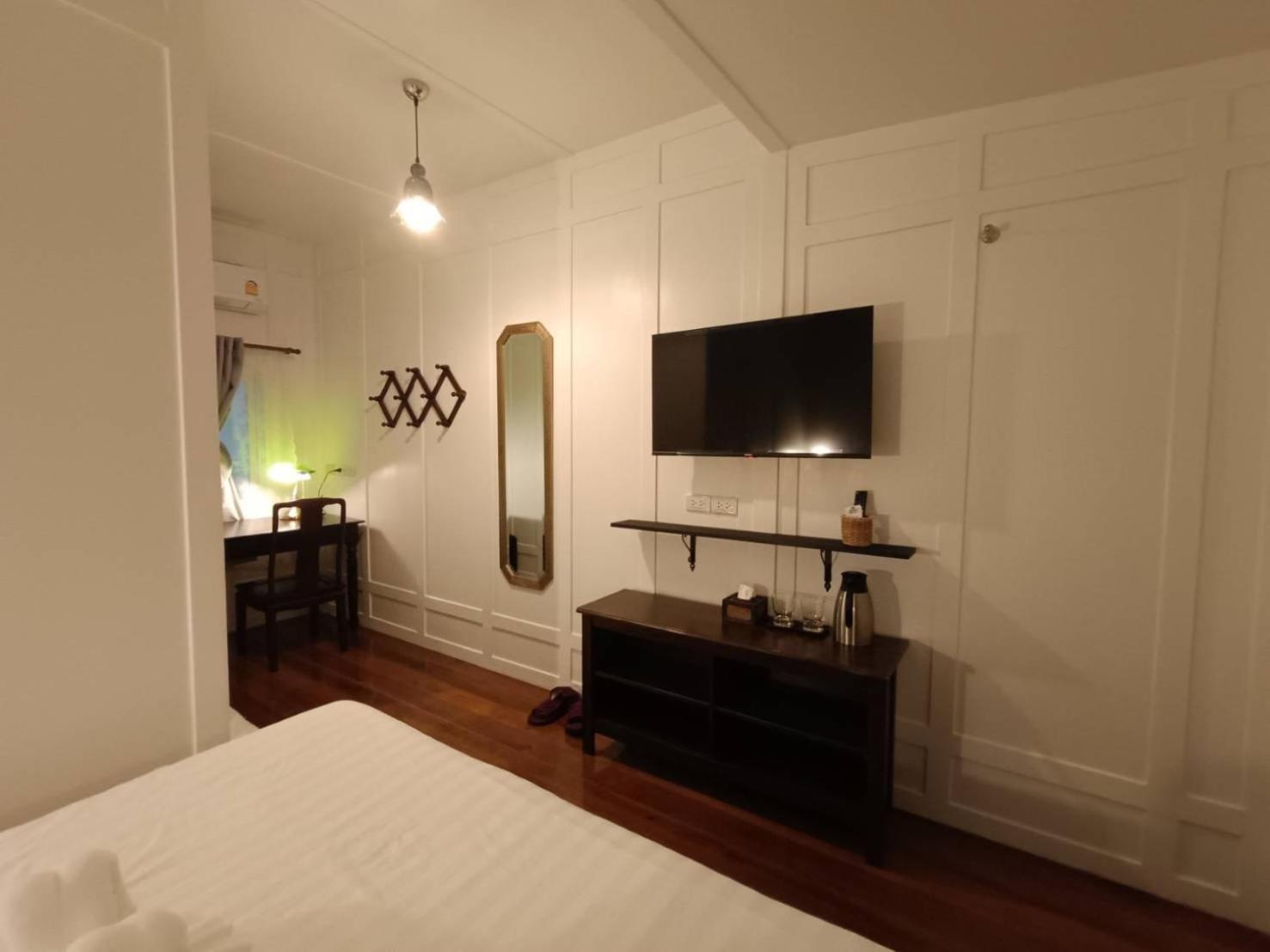 Baan Debtida Hotel Bangkok Kültér fotó