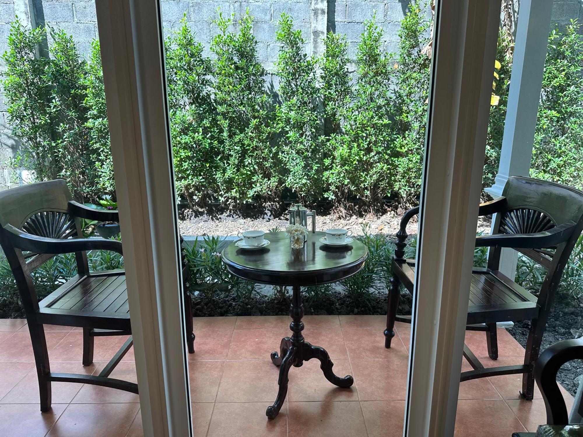 Baan Debtida Hotel Bangkok Kültér fotó
