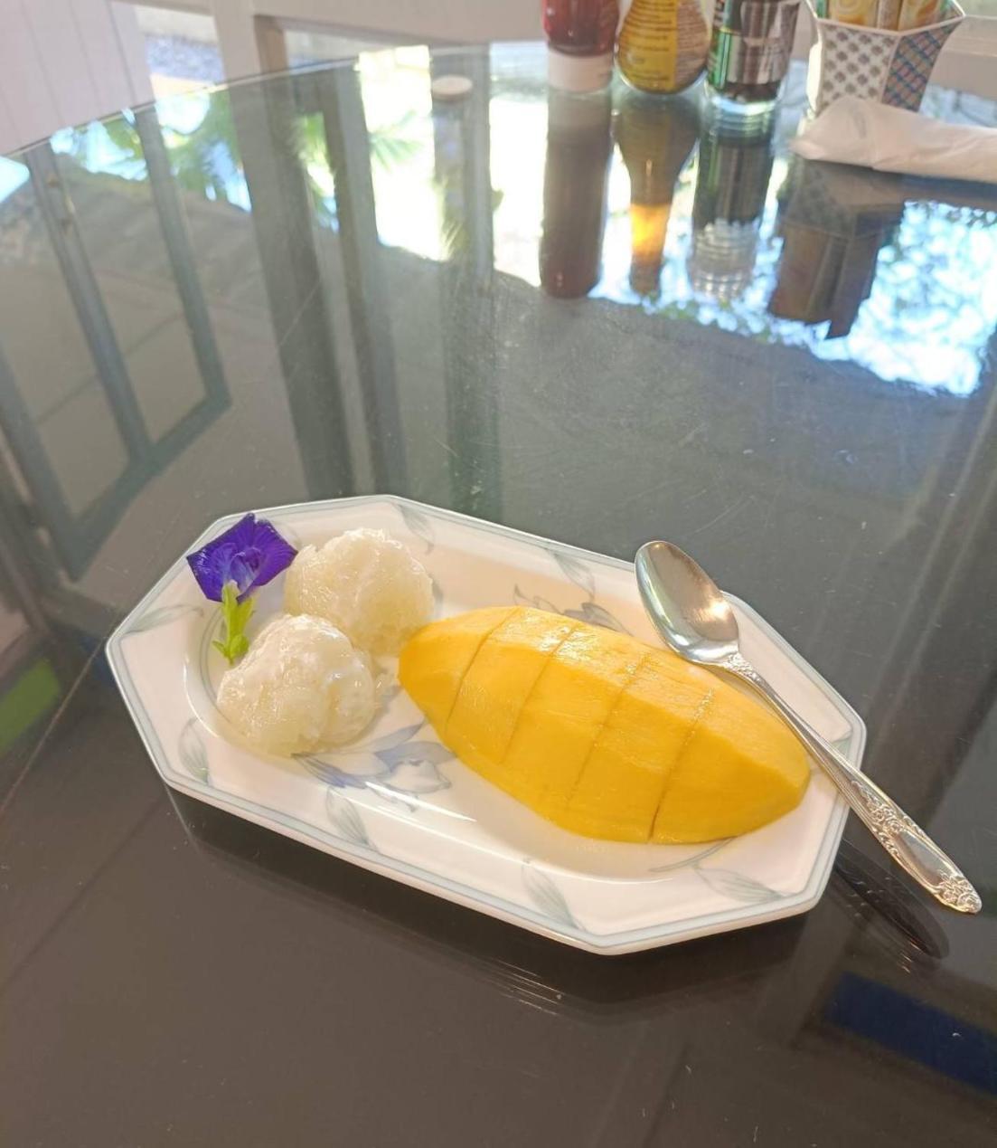 Baan Debtida Hotel Bangkok Kültér fotó