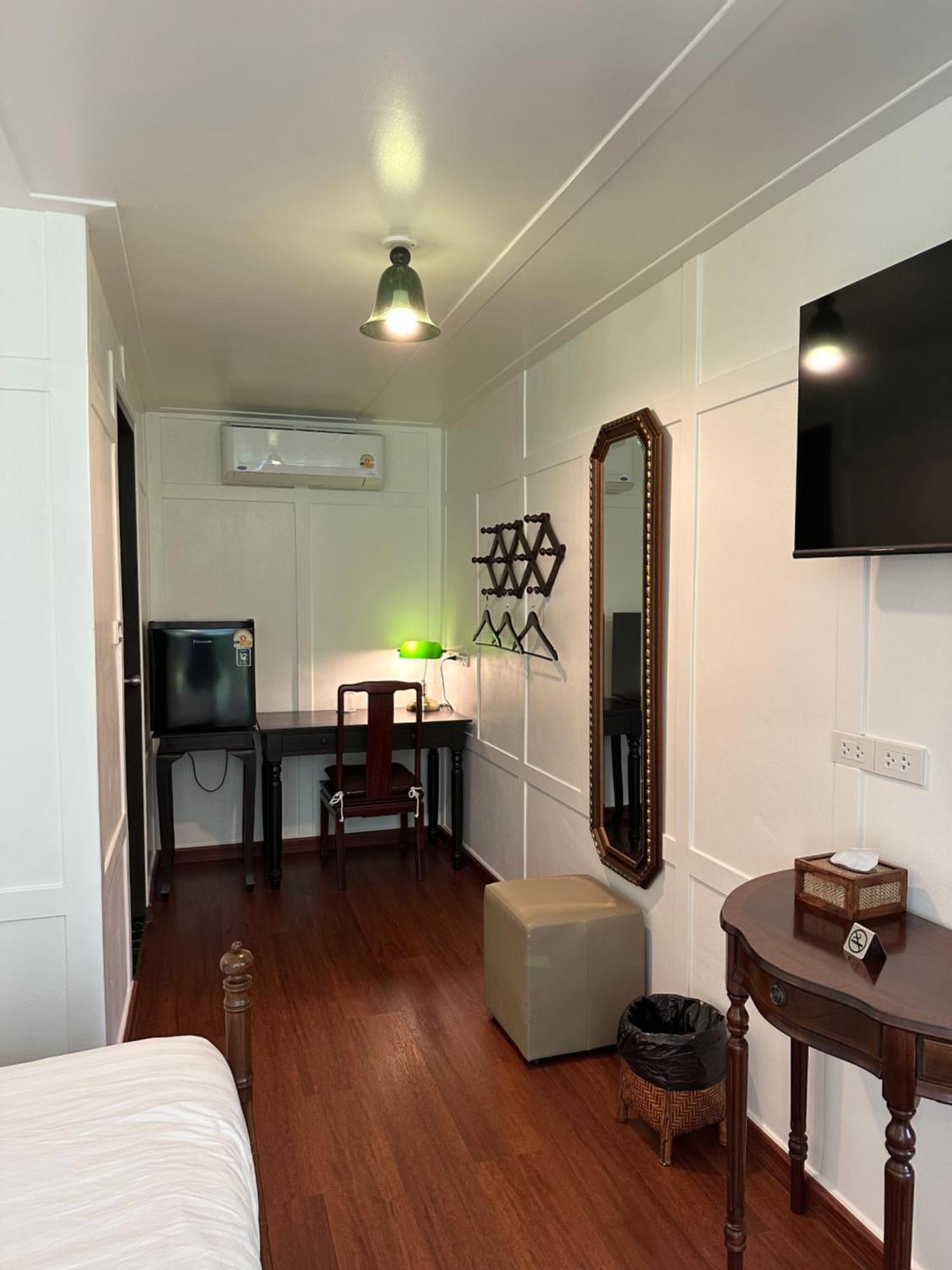 Baan Debtida Hotel Bangkok Kültér fotó